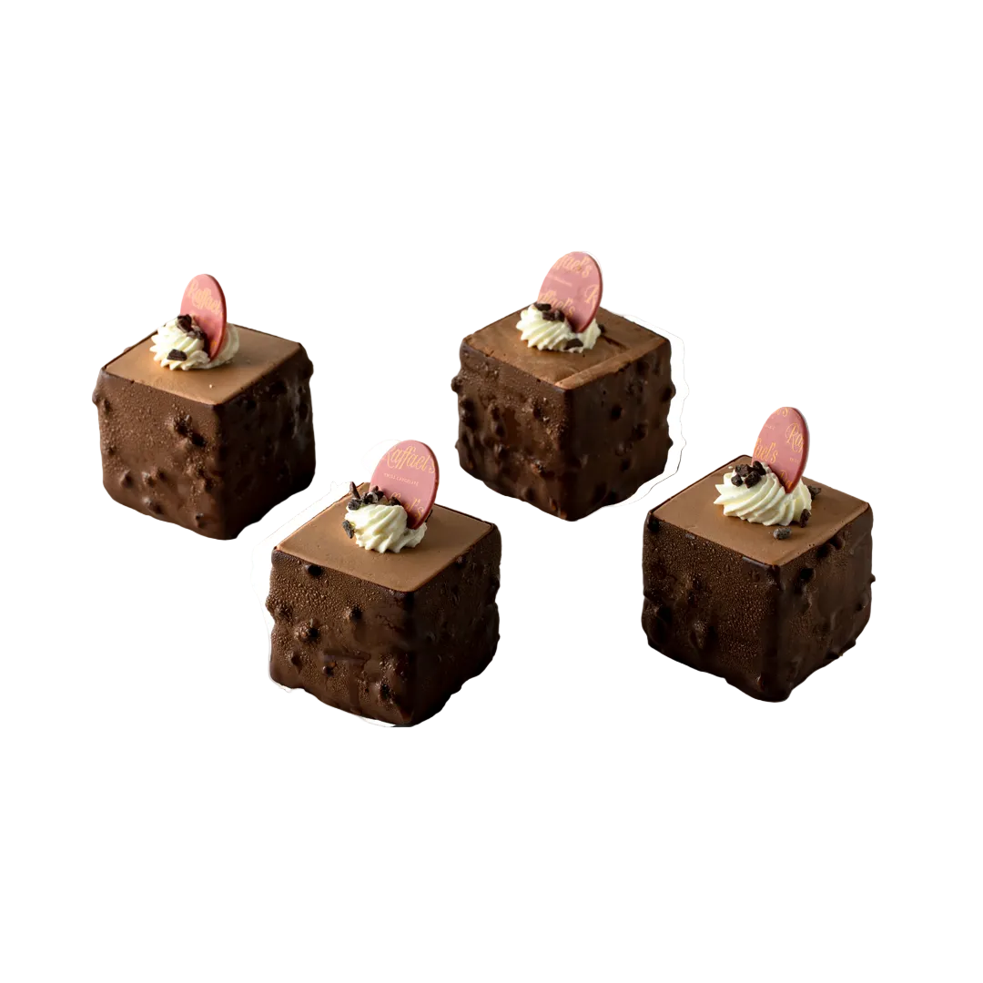 Petite Four Mousse au Chocolate Cassis